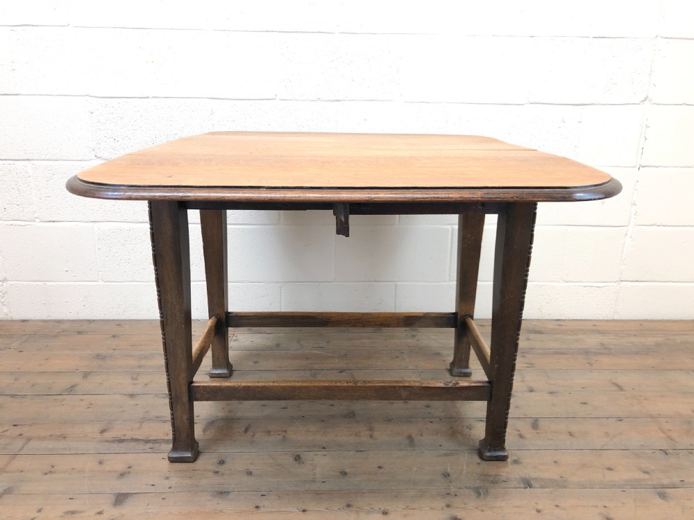 Early 20th Century Arts and Crafts Drop Leaf Table View VIII