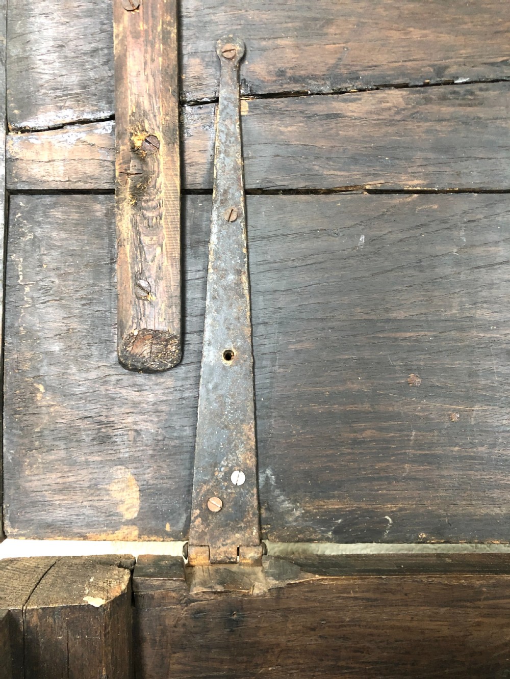 18th Century Welsh Oak Mule Chest View VII