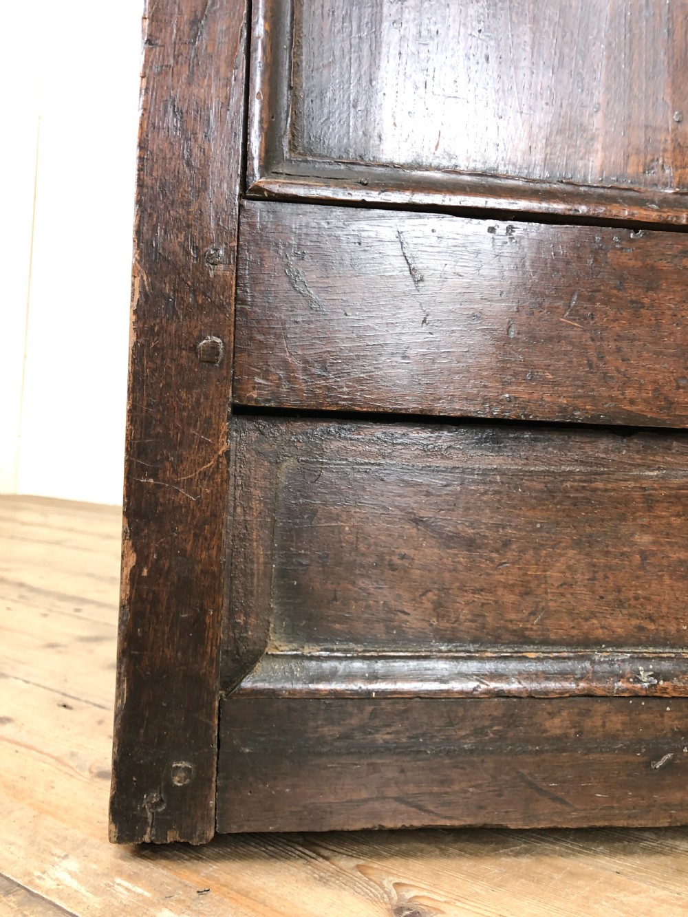 18th Century Welsh Oak Mule Chest View X