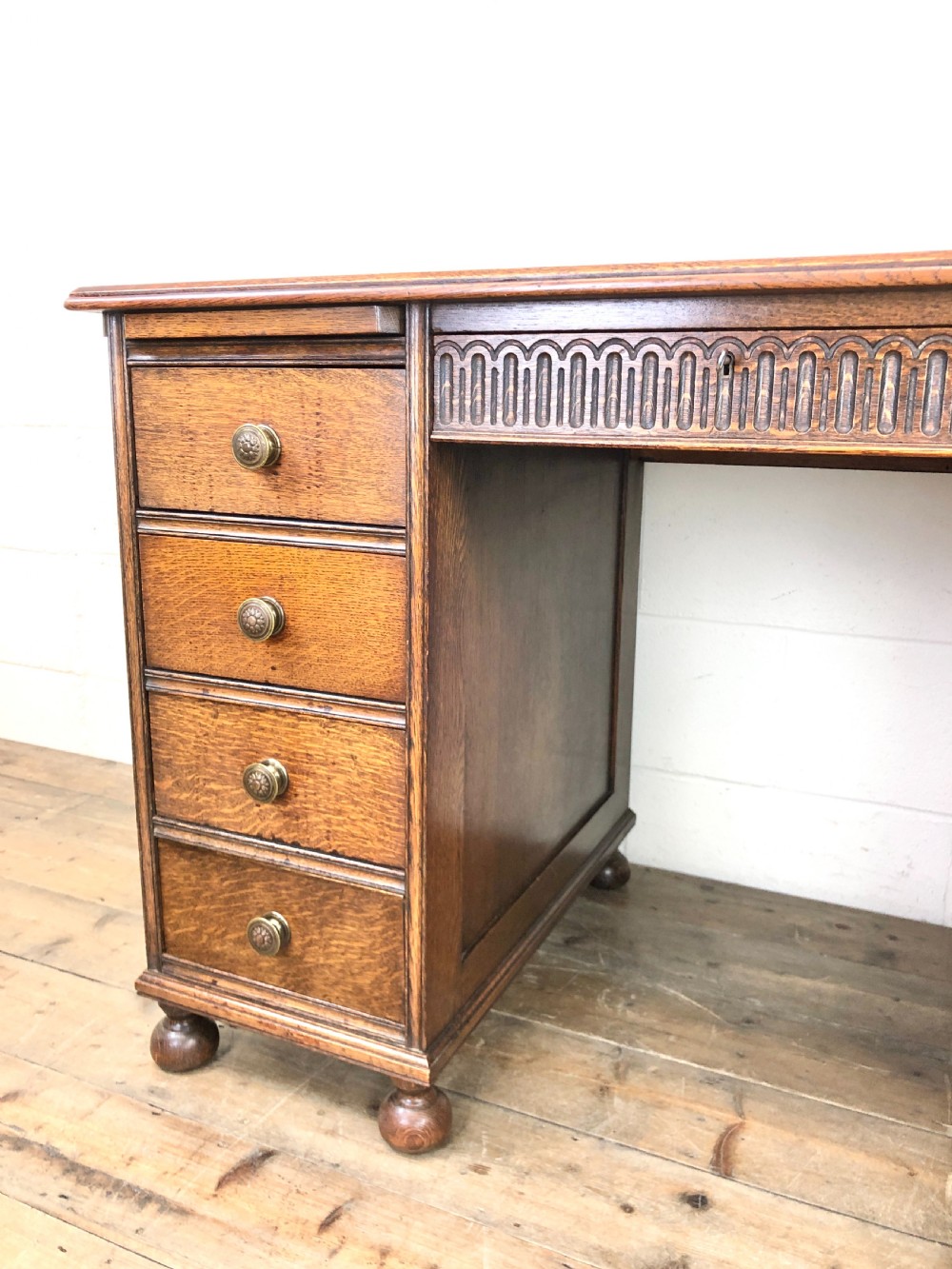 Early 20th Century Oak Kneehole Desk View V