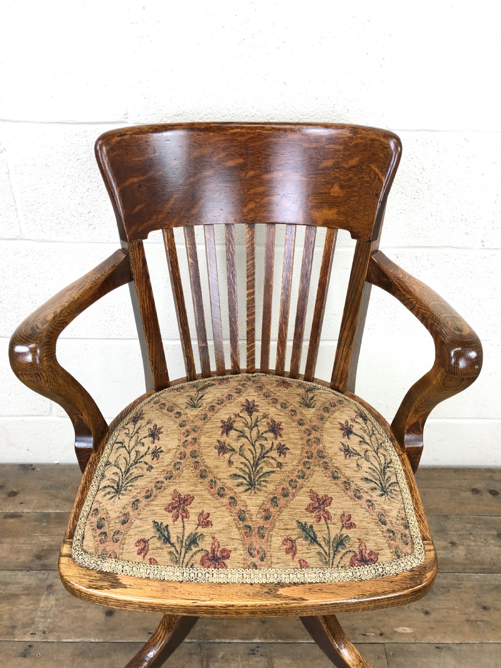 Early 20th Century Oak Captain’s Swivel Chair View IV
