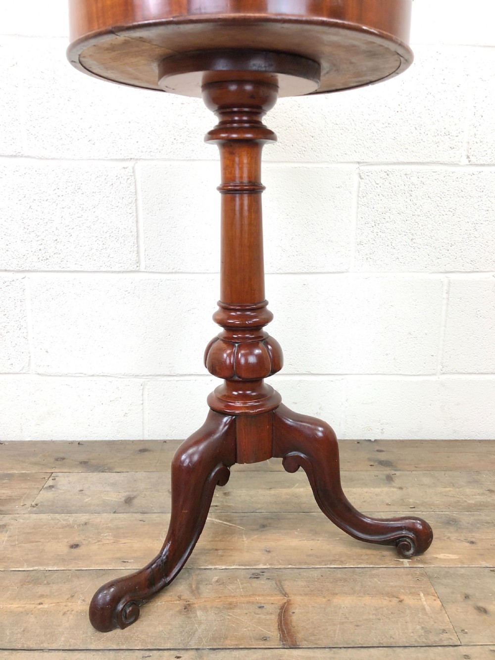 Victorian Mahogany Gentleman's Shaving Stand View IV