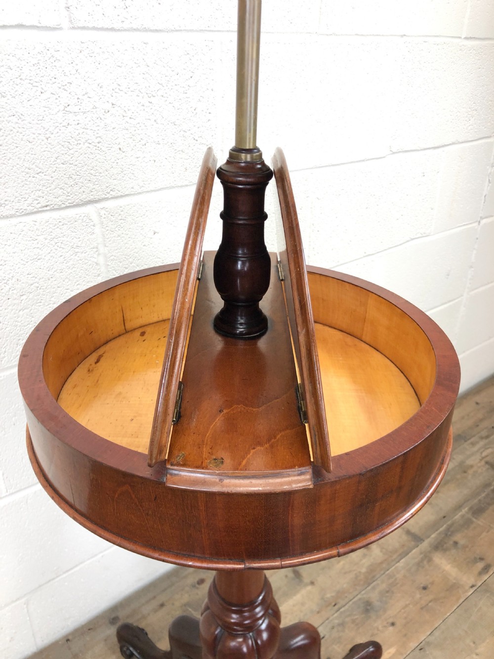 Victorian Mahogany Gentleman's Shaving Stand View VI