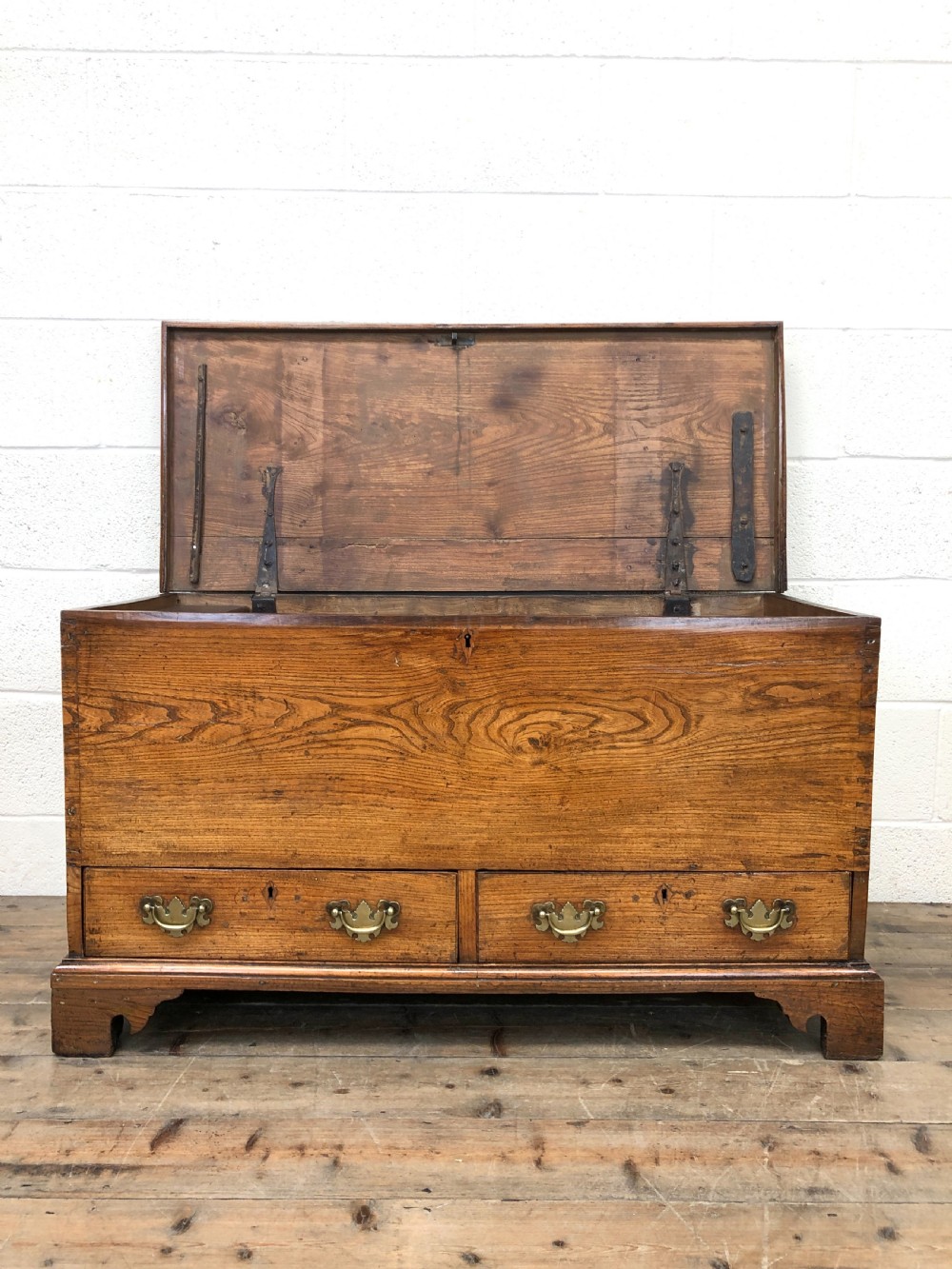 18th Century Elm Mule Chest with Hinged Top View V