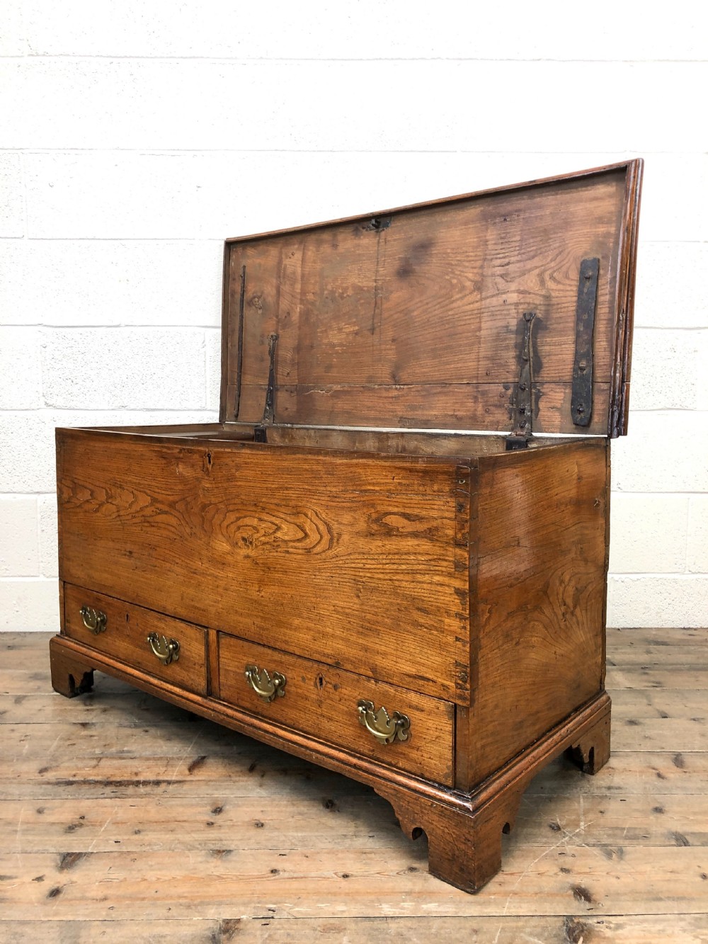18th Century Elm Mule Chest with Hinged Top View IX