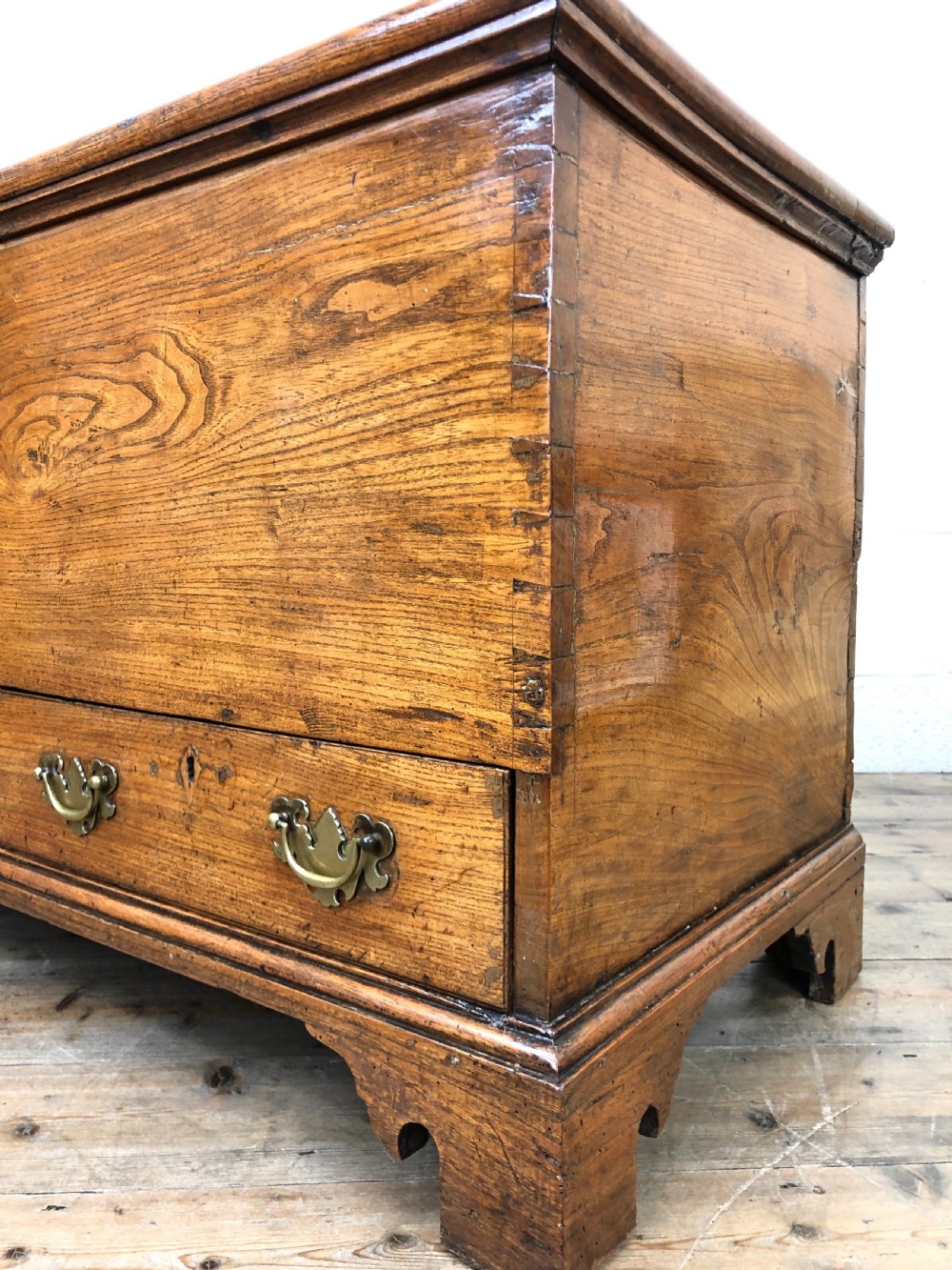 18th Century Elm Mule Chest with Hinged Top View XII