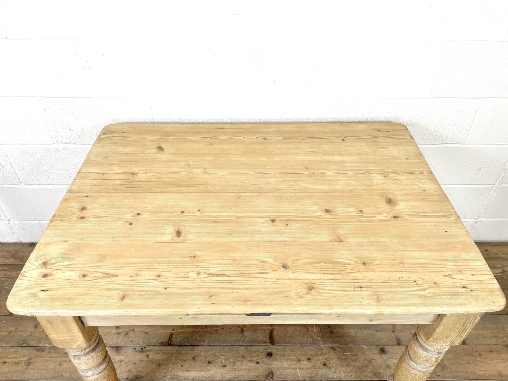 Rustic Pine Farmhouse Kitchen Table View VIII