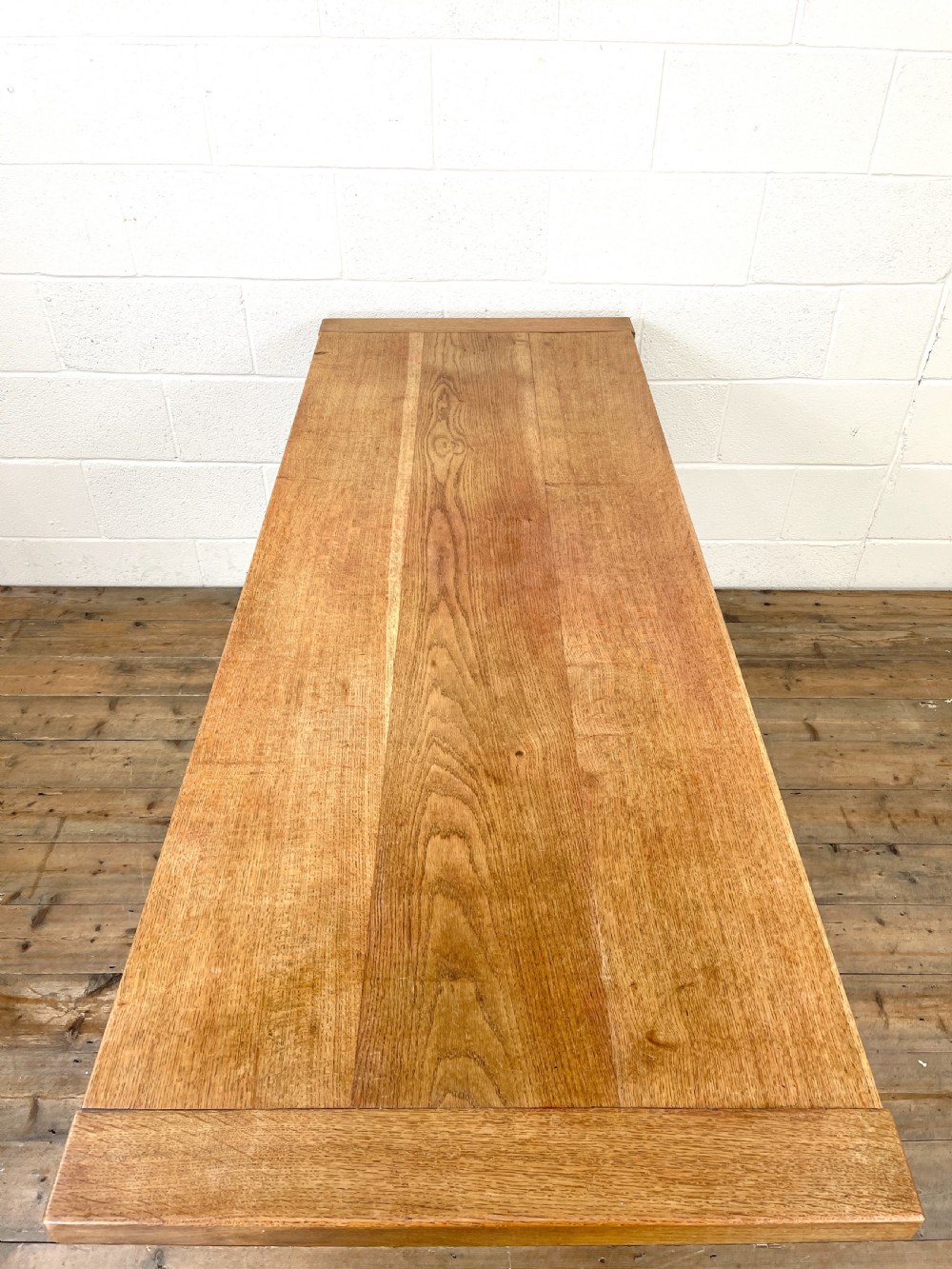 Early 20th Century Pale Oak Dining Table View VIII