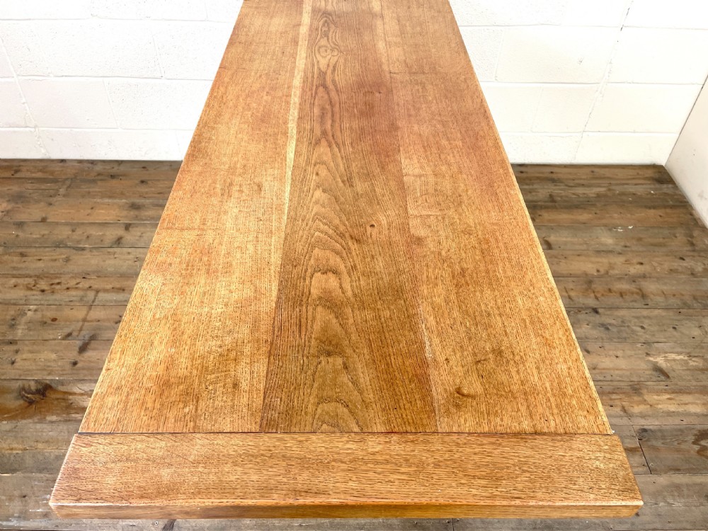 Early 20th Century Pale Oak Dining Table View X