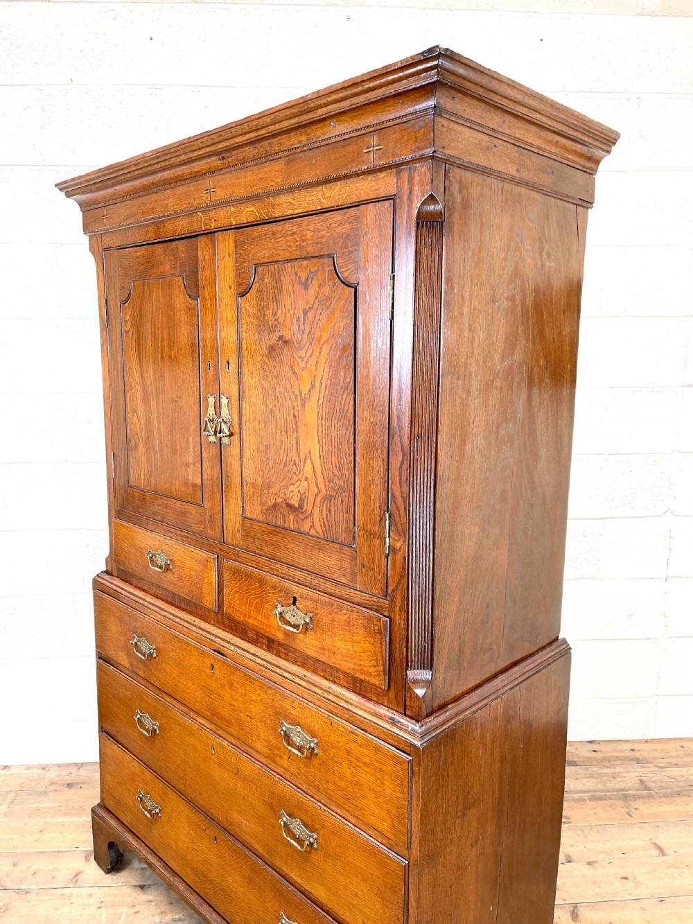 Early 19th Century Welsh Oak Cupboard View VIII