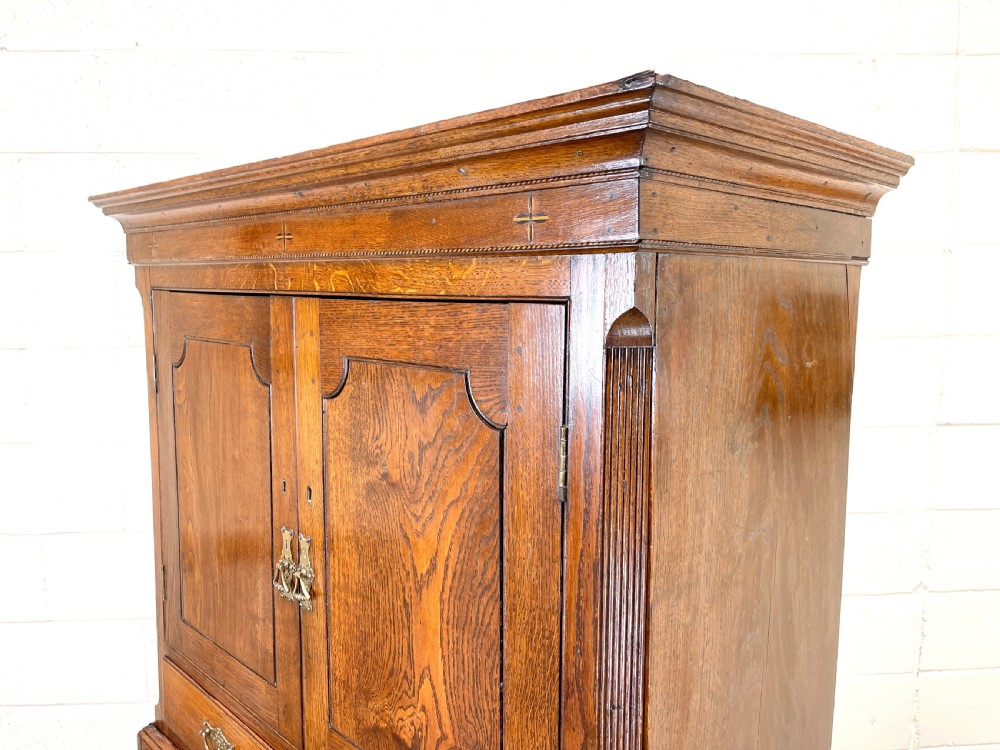 Early 19th Century Welsh Oak Cupboard View IX
