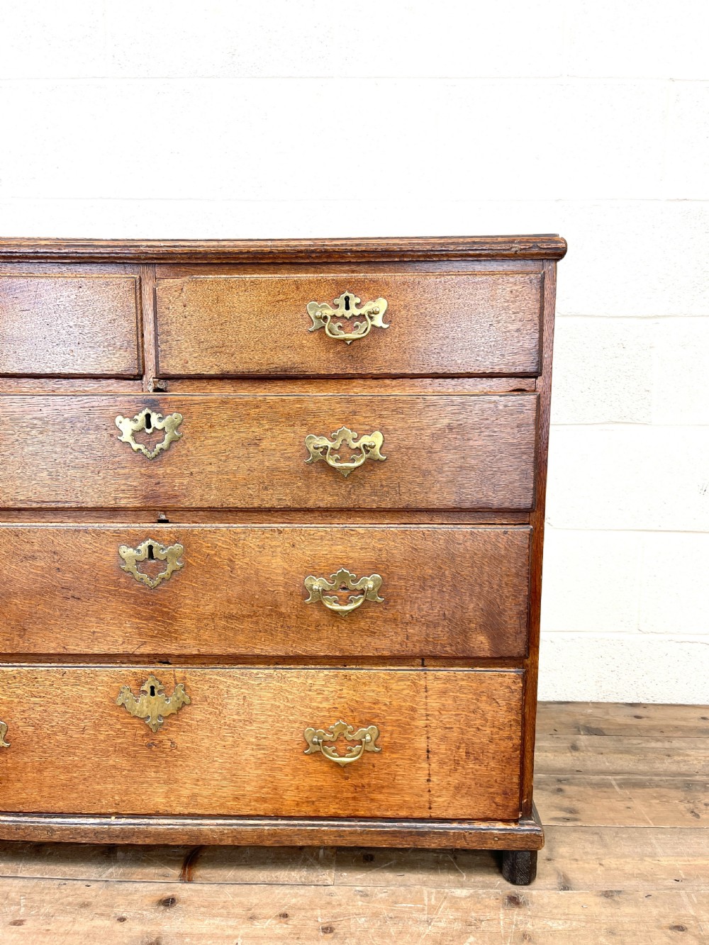 Georgian Oak Chest of Drawers  View VIII