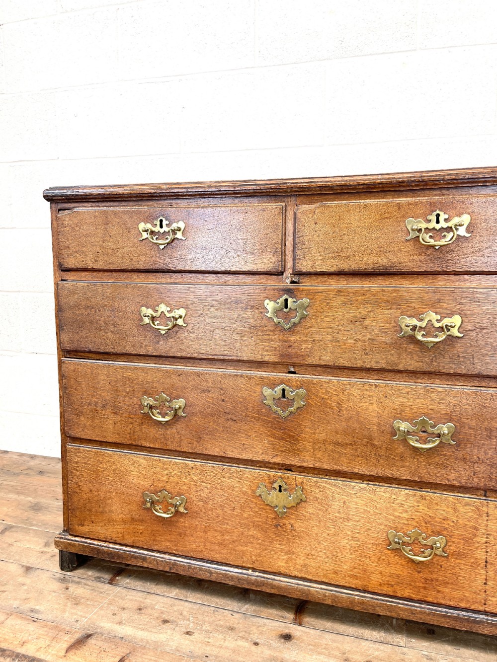 Georgian Oak Chest of Drawers  View IX