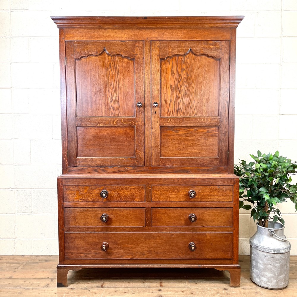 Early 19th Century Welsh Oak Cupboard