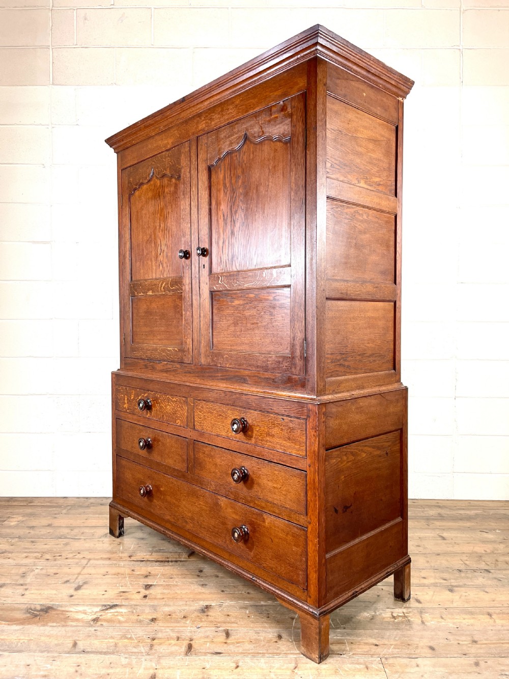 Early 19th Century Welsh Oak Cupboard View IX