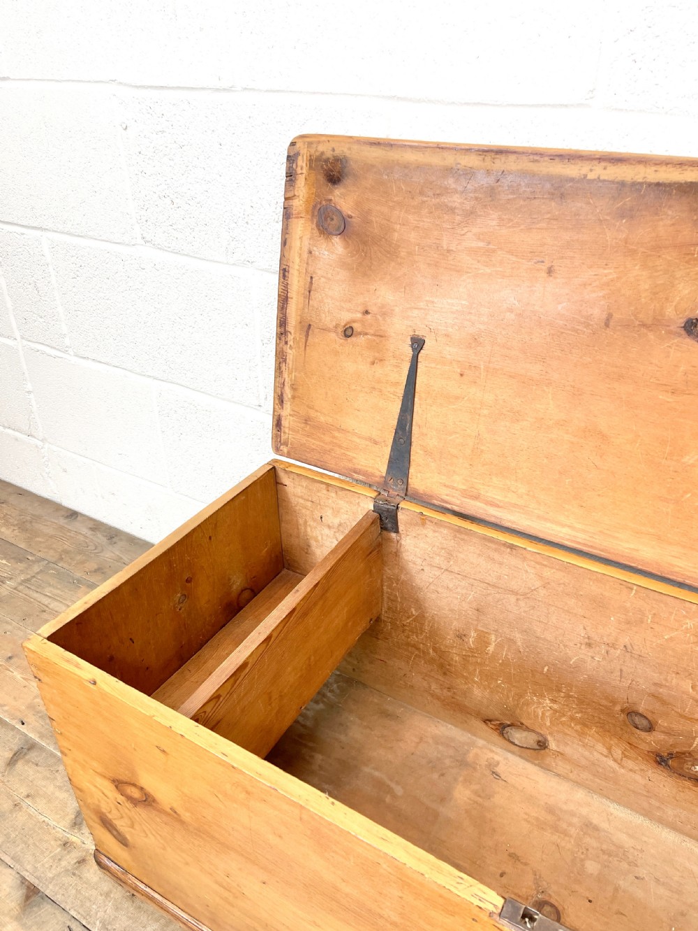 Antique Victorian Six Plank Pine Trunk View VII