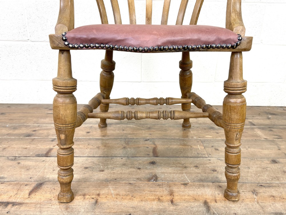 Early 20th Century Beech Smoker’s Bow Chair View VI
