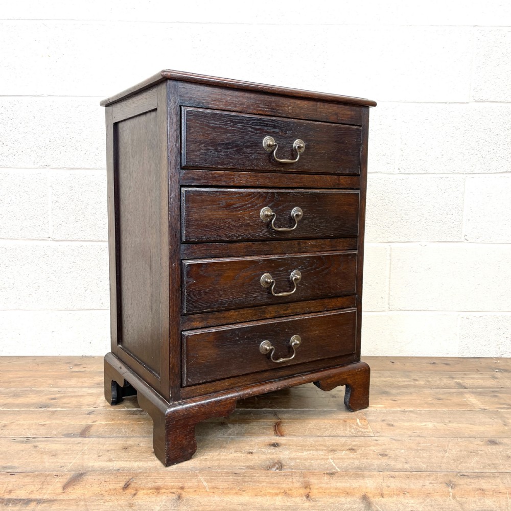 Early 20th Century Oak Four Drawer Chest