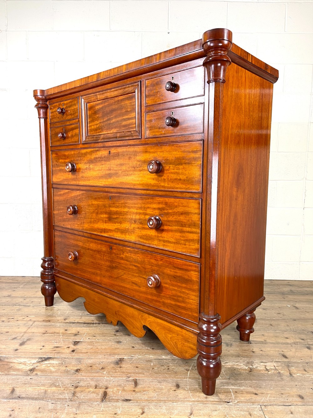Large Victorian Mahogany Chest of Drawers View VIII