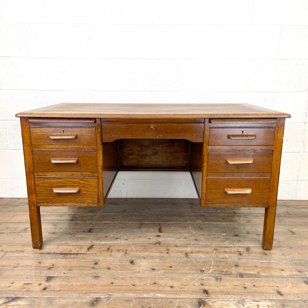 Early 20th Century Antique Oak Pedestal Desk