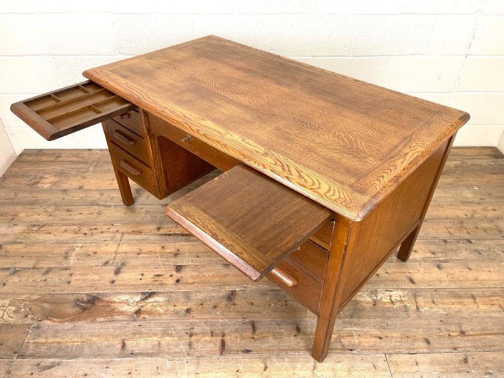 Early 20th Century Antique Oak Pedestal Desk View VI