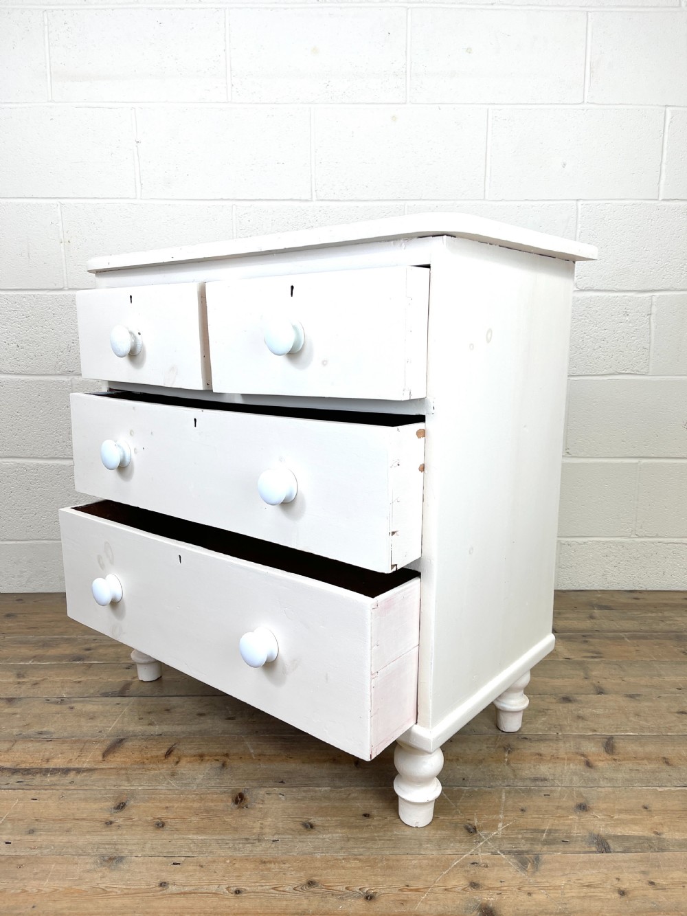 White Painted Vintage Chest of Drawers View VIII