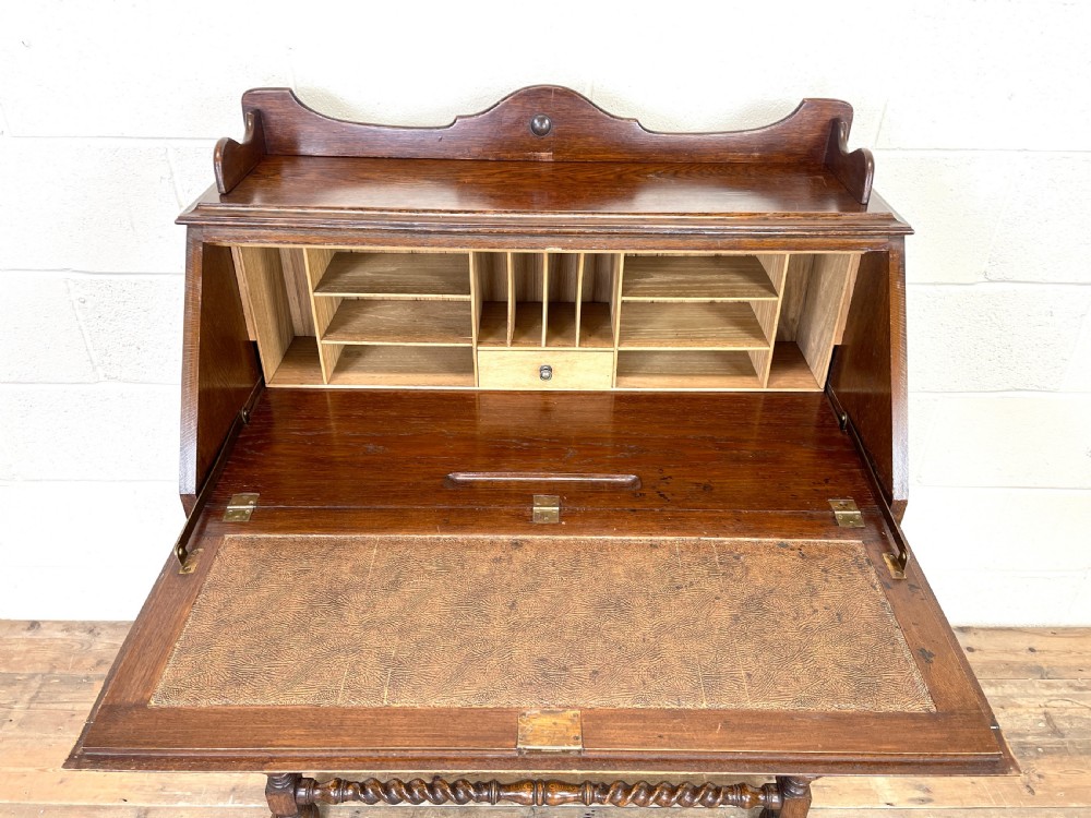 Early 20th Century Antique Bureau View VII