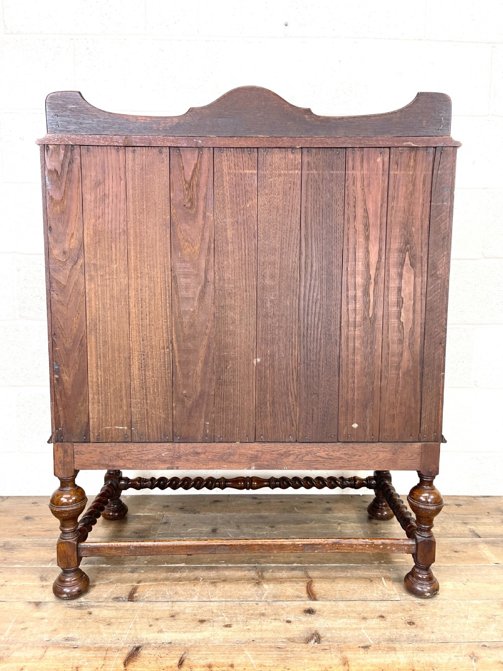 Early 20th Century Antique Bureau View VIII