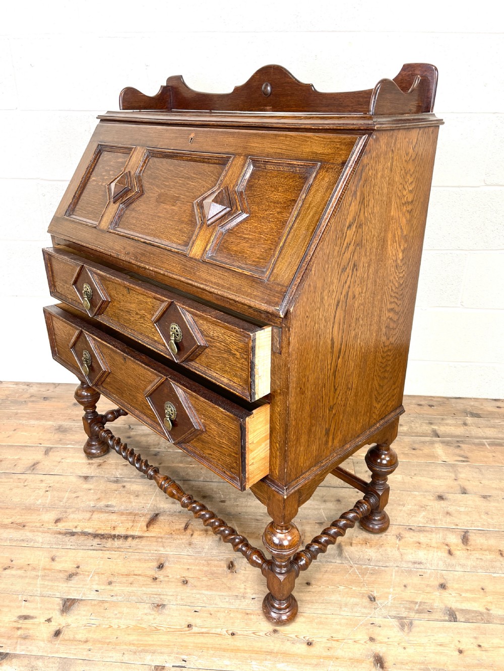 Early 20th Century Antique Bureau View IX