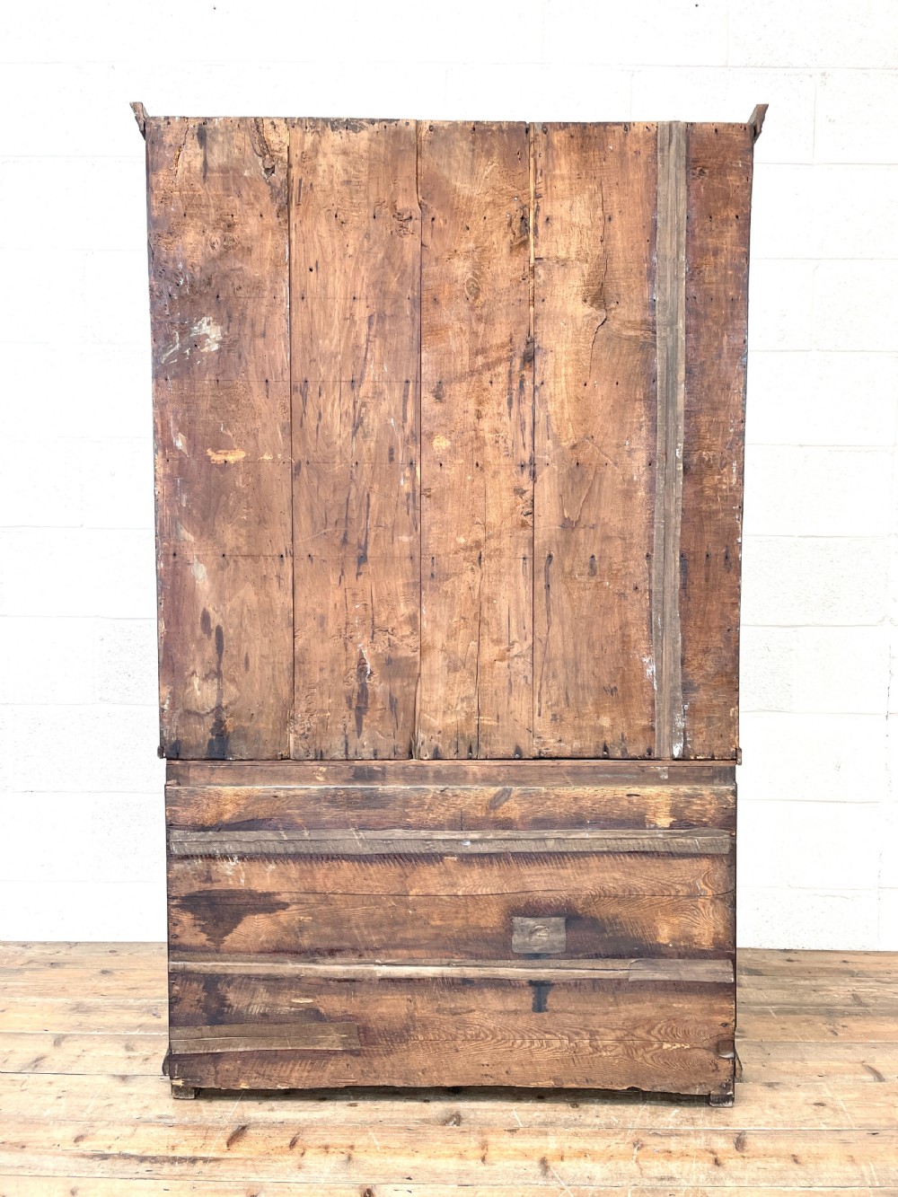 Antique Georgian Oak Cupboard  View XI