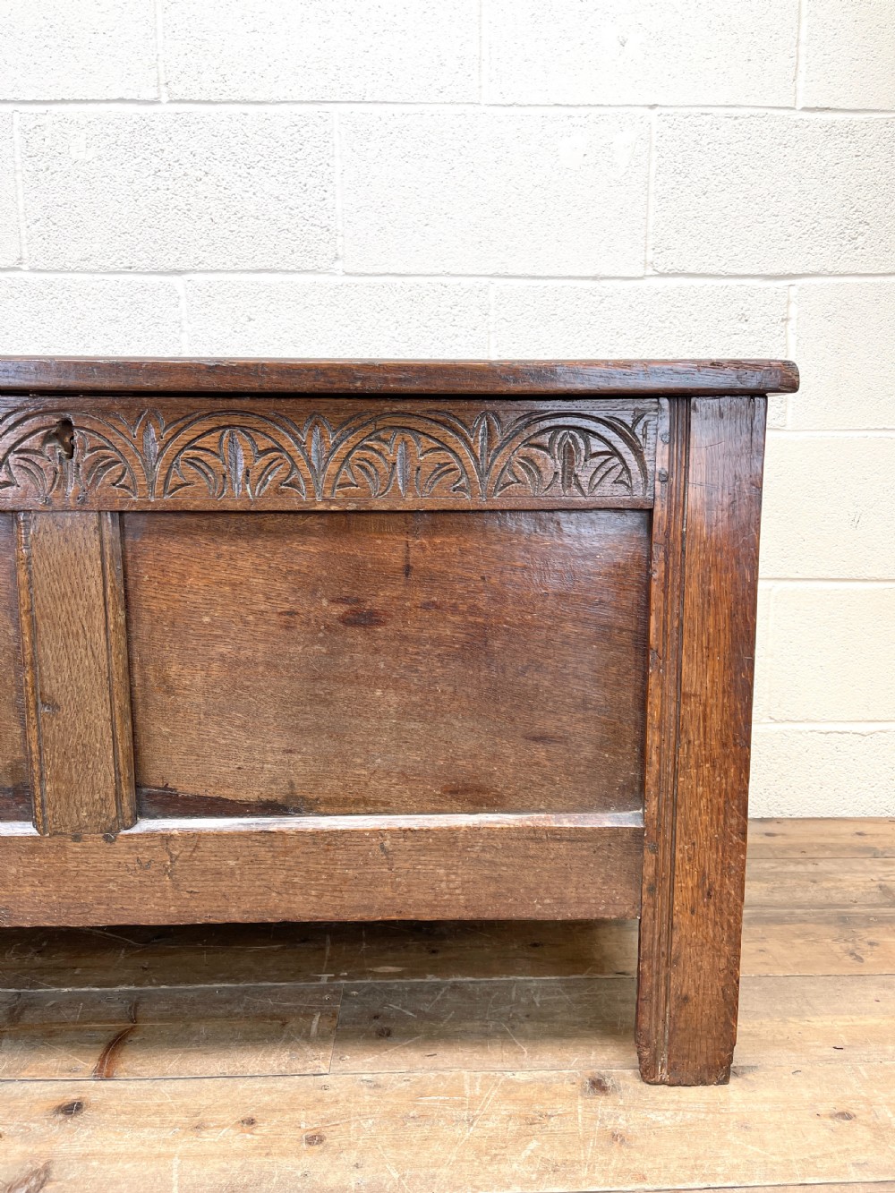 ANTIQUE 18TH CENTURY WELSH OAK COFFER View IV