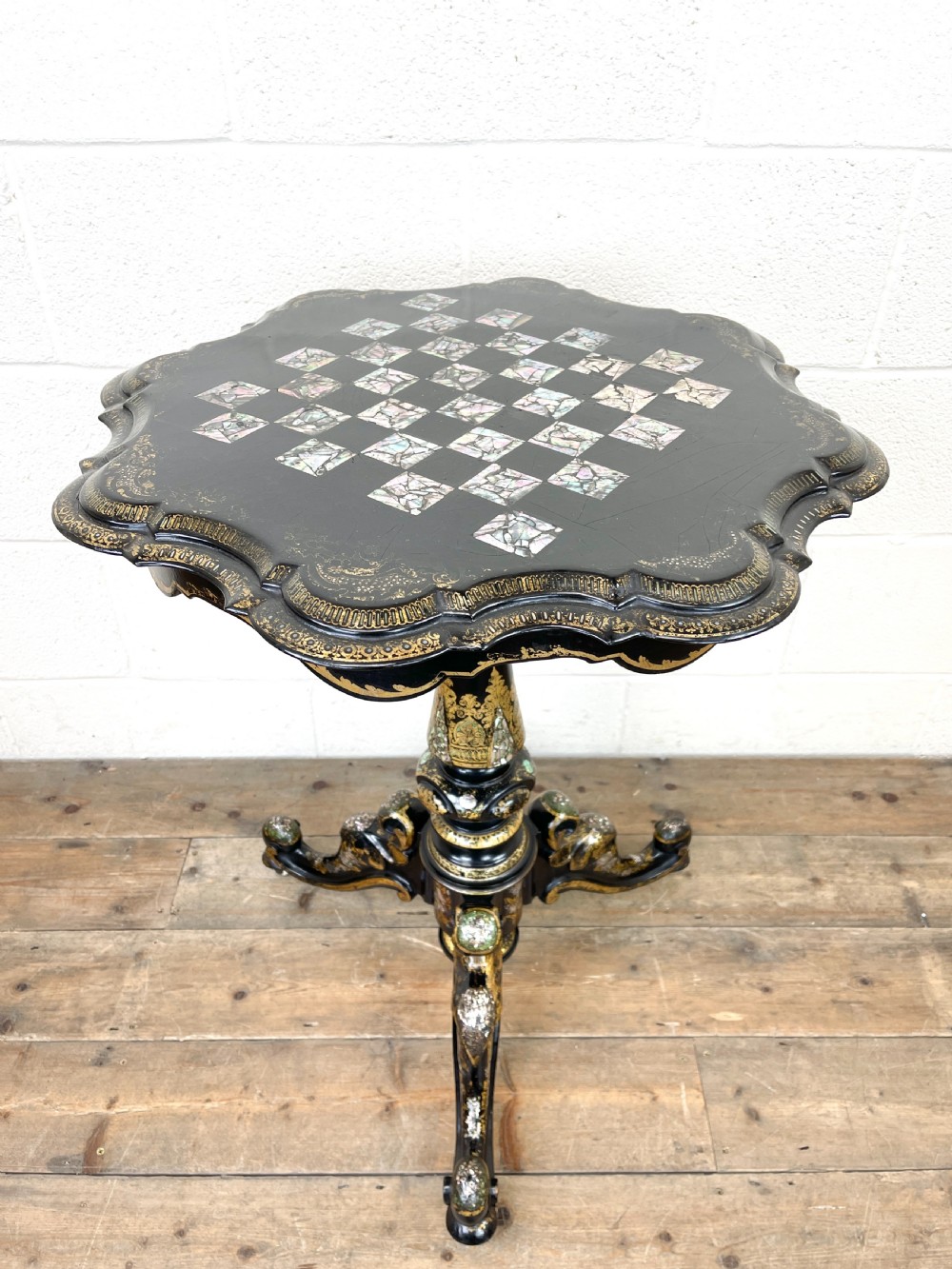 ANTIQUE LACQUERED AND INLAID CHESS TABLE