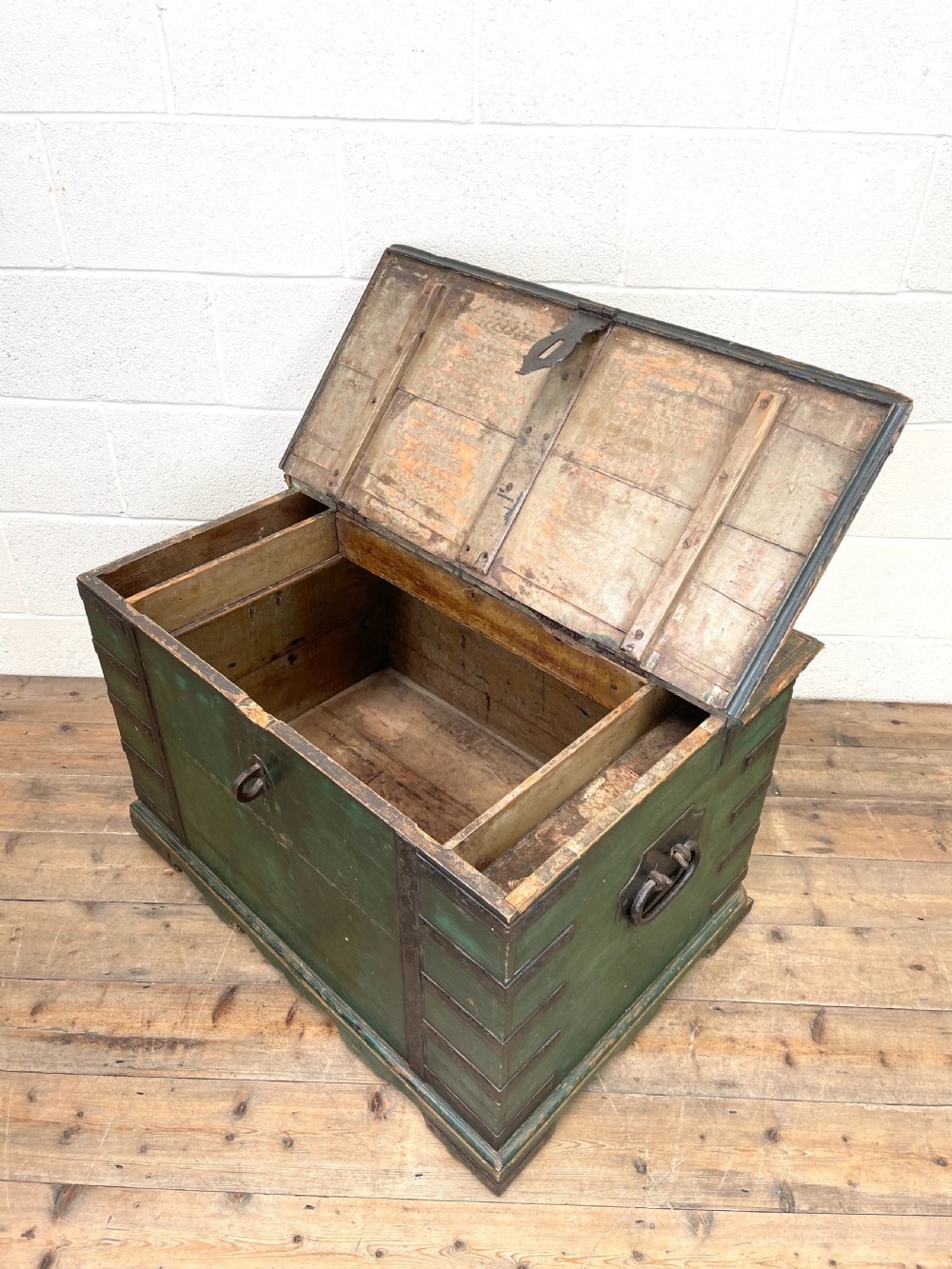 LARGE DISTRESSED PAINTED METAL BOUND TRUNK View IV