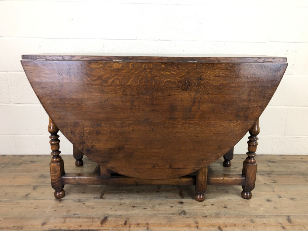 19TH CENTURY OAK GATELEG DINING TABLE