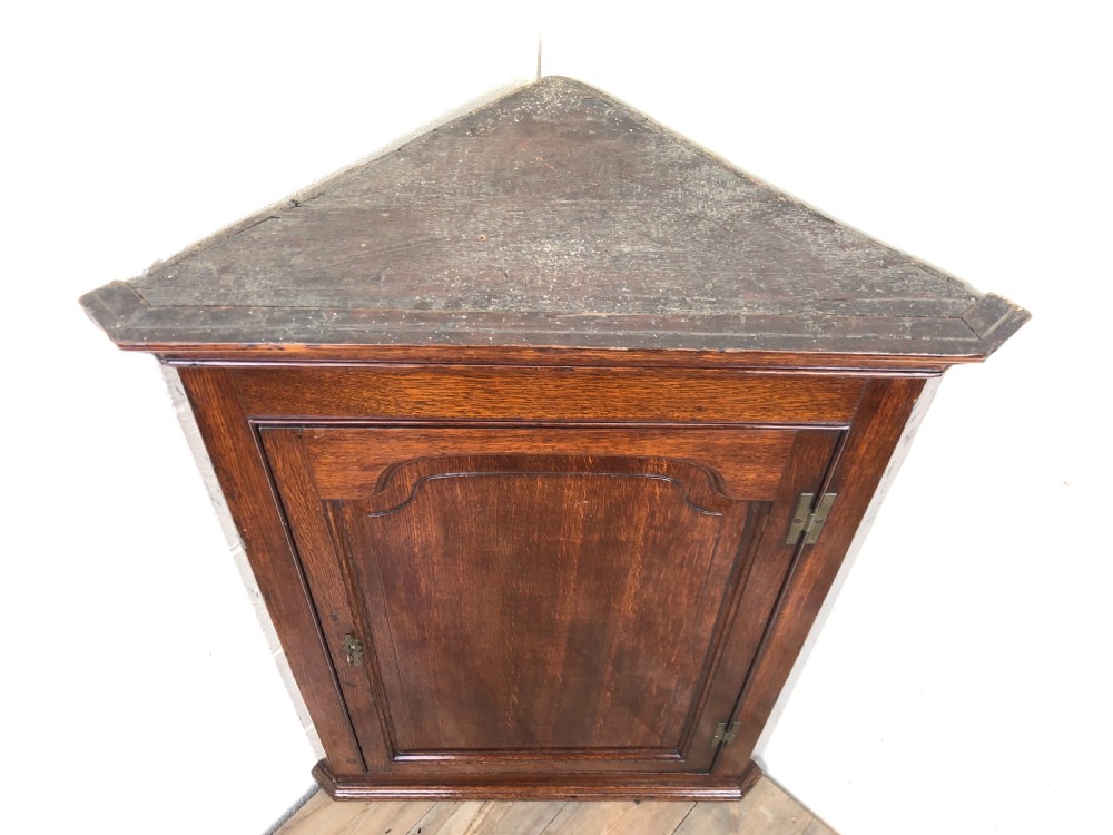 ANTIQUE OAK HANGING CORNER CUPBOARD View VII