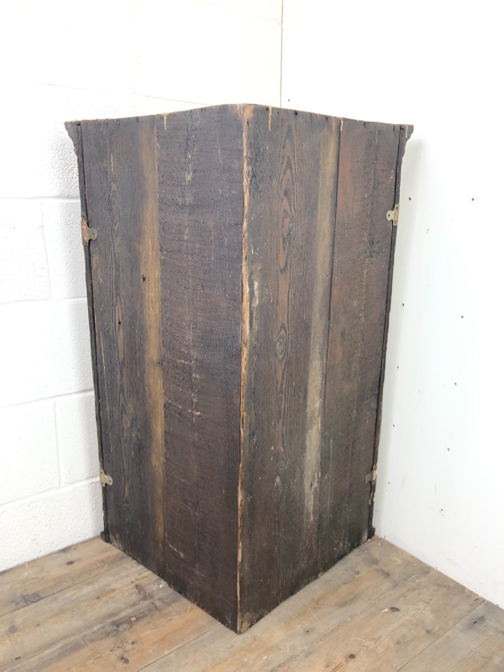 ANTIQUE OAK HANGING CORNER CUPBOARD View IX