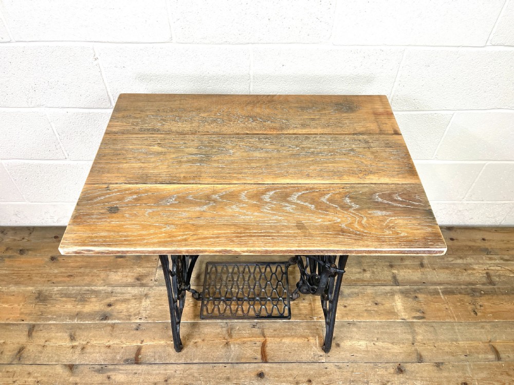 Vintage Singer Sewing Machine Table View V