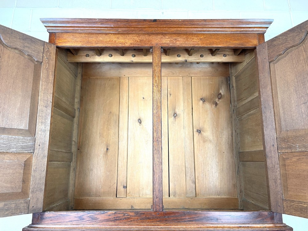 EARLY 19TH CENTURY WELSH OAK CUPBOARD View VI