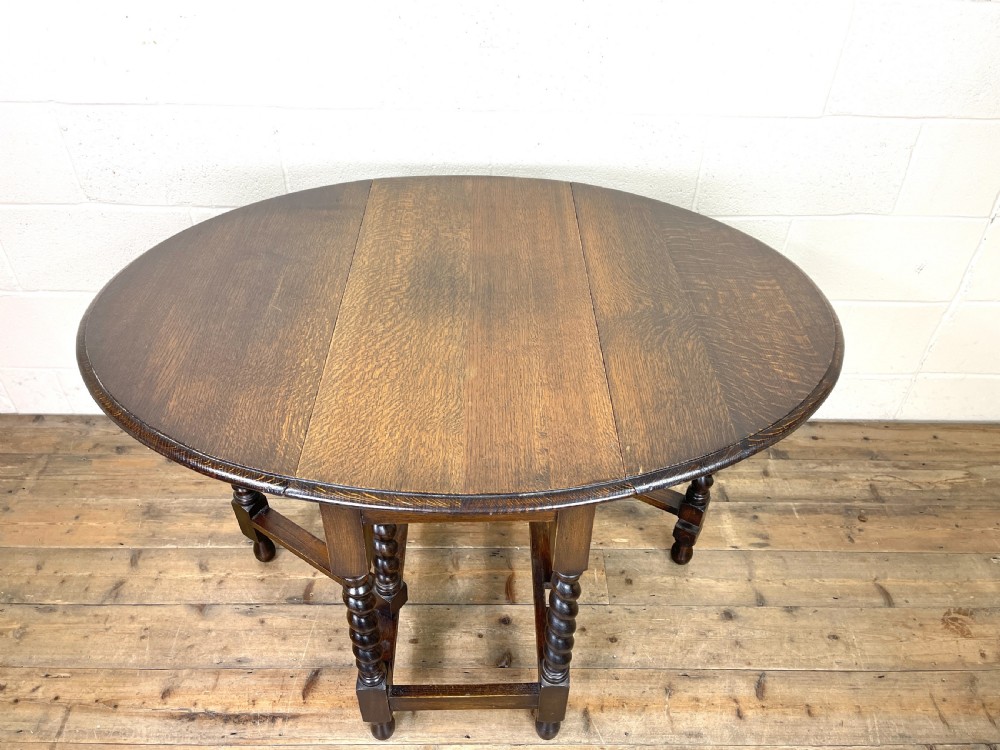Early 20th Century Oak Gate Leg Table  View VI
