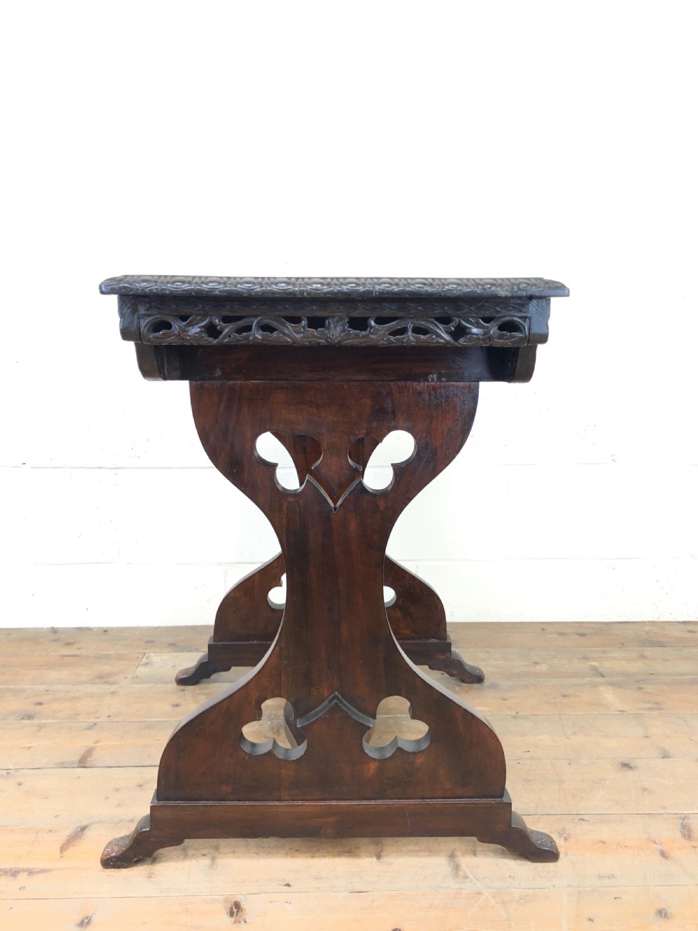 19TH CENTURY ANTIQUE PADAUK SIDE TABLE View IX