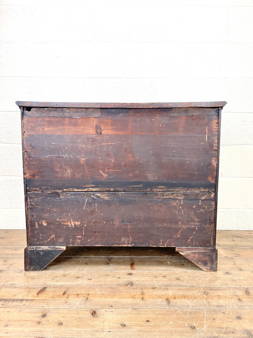GEORGIAN MAHOGANY CHEST OF DRAWERS View X