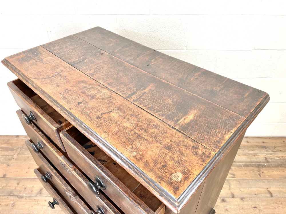 18TH CENTURY OAK CHEST OF DRAWERS View V