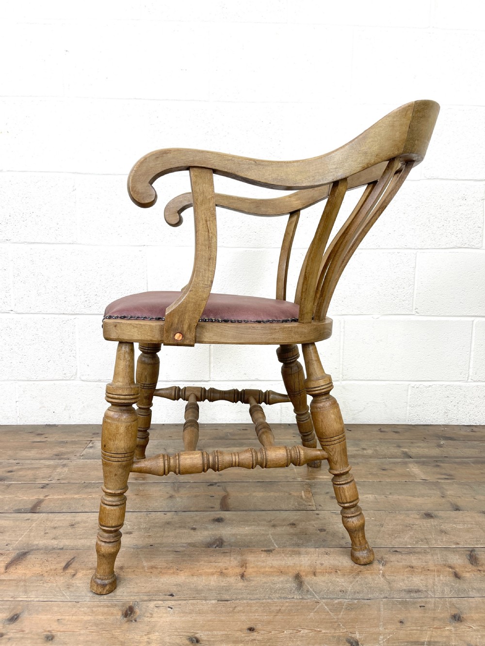 Early 20th Century Beech Gentleman’s Tub Chair View VII