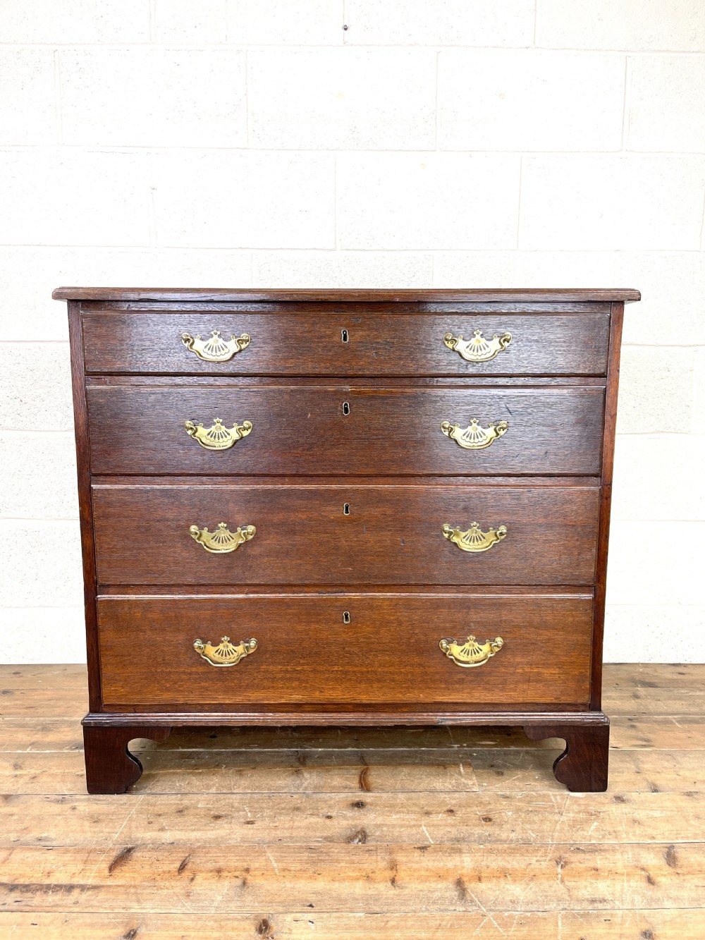 19TH CENTURY ANTIQUE OAK CHEST OF DRAWERS