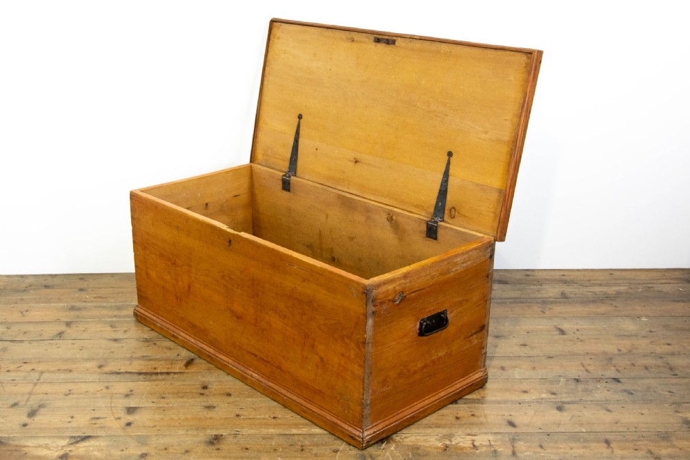 Antique Pine Trunk with Carry Handles View VIII