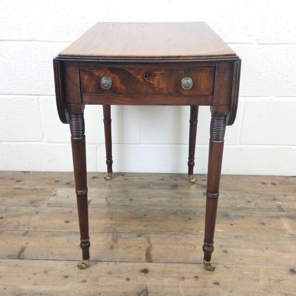 Small Antique Georgian mahogany Pembroke Table