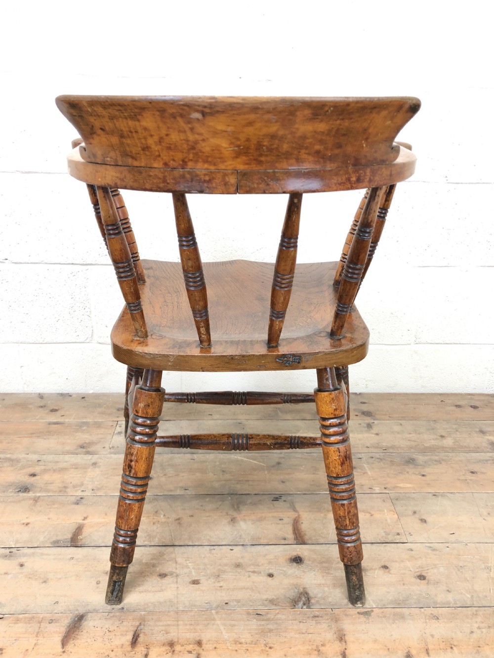 Antique Ash and Elm Smoker's Bow Chair View X