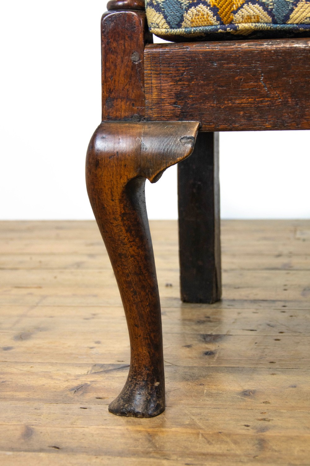 Small Antique Georgian Oak Settle View IX