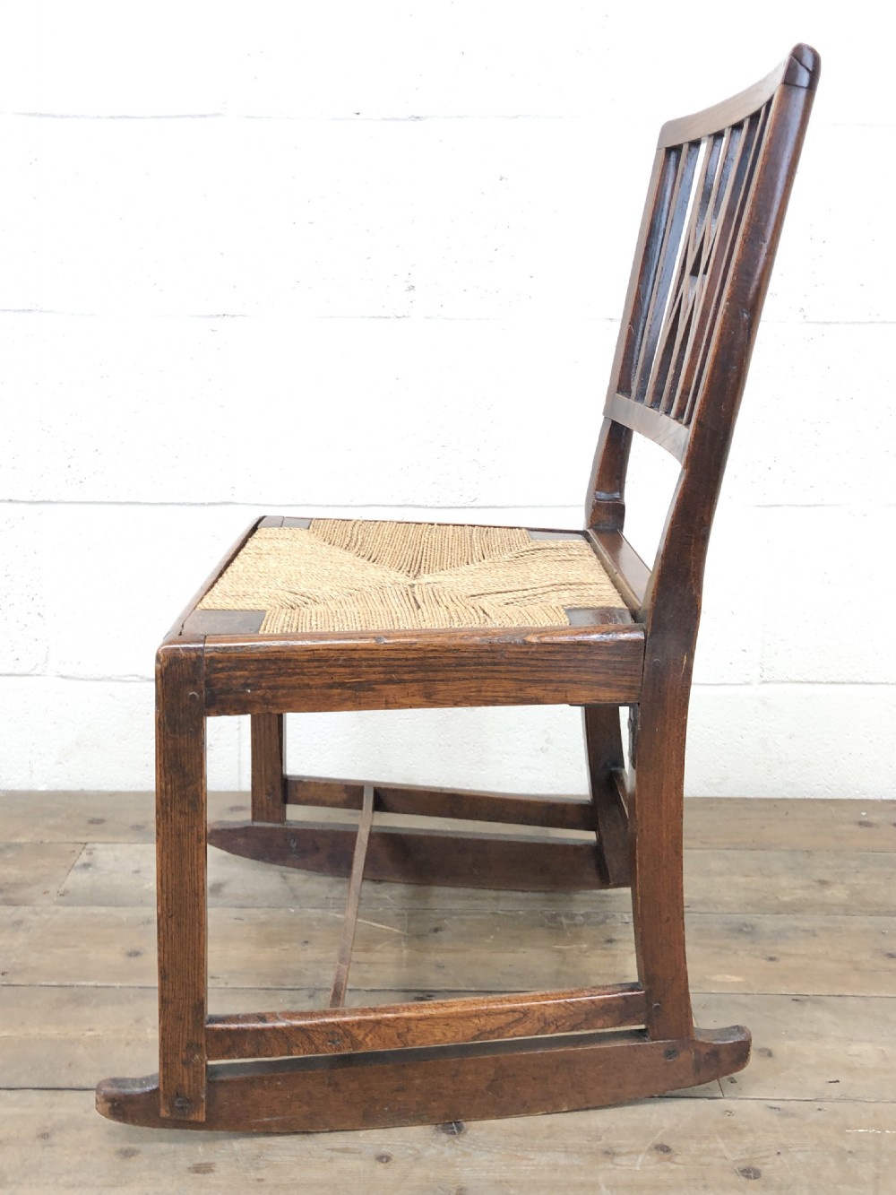 SMALL ANTIQUE ELM ROCKING CHAIR  View IV