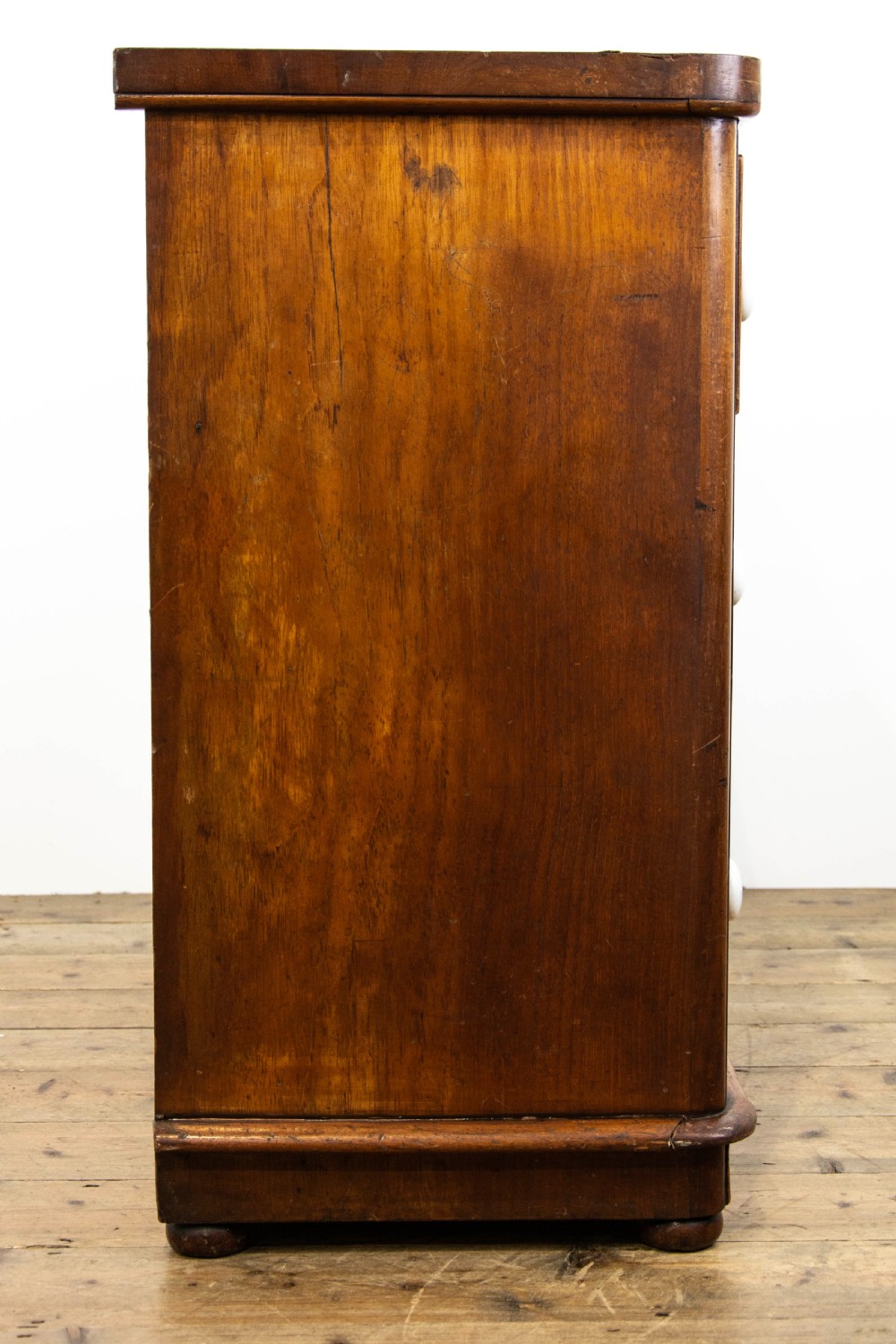 Small Victorian Mahogany Chest of Drawers  View VIII